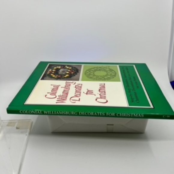 Vintage First Edition Colonial Williamsburg Decorates For Christmas - Picture 3 of 5